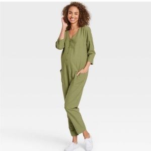 Cutest Green maternity romper from Hatch. Small.